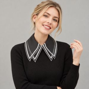 Lace Detachable Collar with Hearts Detail