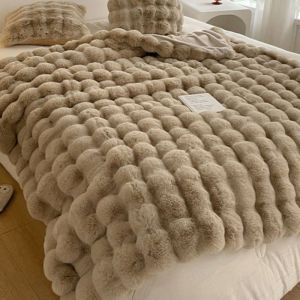 Luxurious faux fur blanket in Brown (100*160cm)