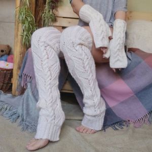 Knitted Cosy Cable Leg Warmers in Cream SD084