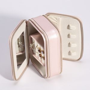 PUR072  Zip up jewellery box in Baby Pink
