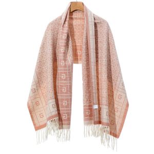 WS003 Letter G wool scarf in Baby Pink