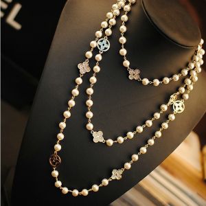 EUR152 Four petals delicate long pearl necklace in Gold