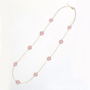 EUR368 Five diamante edge petals Necklace in Pink