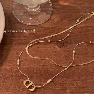 Chain Necklace with Pearl Beads & Pendant in Gold NEK552