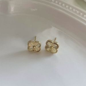 Radiant Textured Earring in Gold EUR578