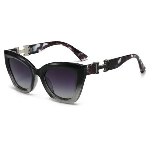 Chic Cat-Eye Sunglasses with Gold "H" Detail