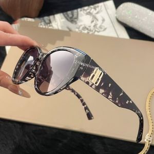 Sculptural Frame and Gold Tone Detail Sunglasses