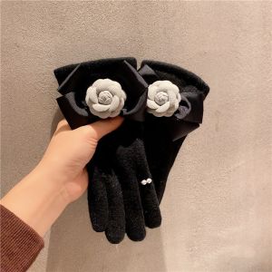HA229 Gloves with Grey rose flower in Black