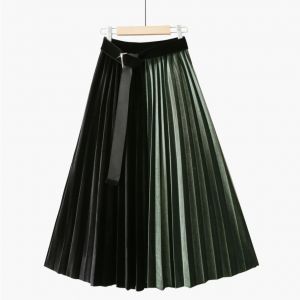 SKI027 Pleated velvet skirt in Black/Green
