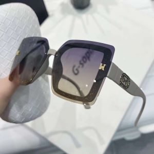 7706 diamante oval Letter H  sunglasses in Grey