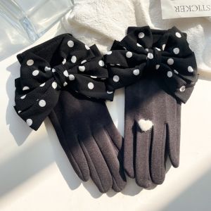 HA232 Polka dot silk bow gloves in Black
