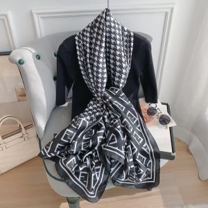 TT261 EE print satin scarf in Black/ White
