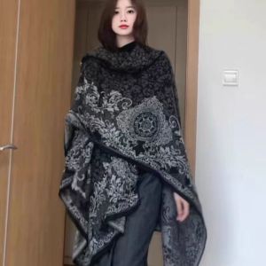 Vintage-Inspired Baroque Print Cape