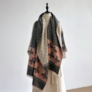 Elegant Retro Bee Print Winter Scarf in Grey WS058