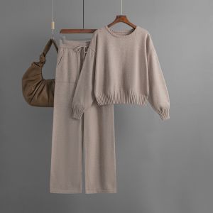 SD185 sweater and trousers set in Taupe