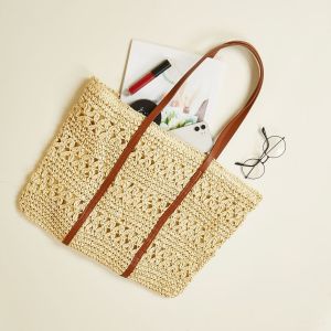 A189 large casual natural straw beach bag in Cream