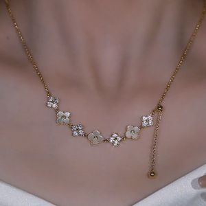 EUR337 Four petals necklaces adjustable necklace in  Cream