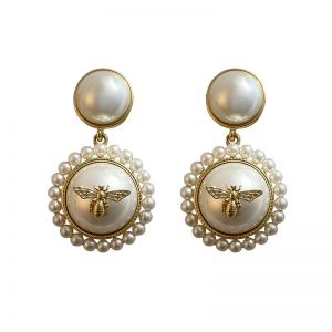 EUR146 Pearl earrings with bee in Ivory
