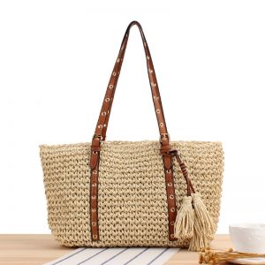 A175 Natural straw bag with tassels in Beige