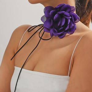 EUR333 Flower corsage choker necklace in Purple
