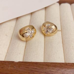 EUR336 crystal flower earrings in Gold