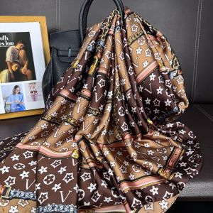 Gold Chain and Flowers Pattern Satin Feel Scarf
