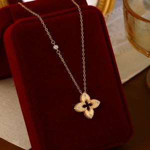 Dainty Four Petals Necklace in Gold NEK550