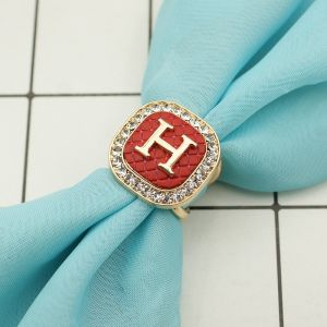 TT268 Letter H design scarf Ring in Red