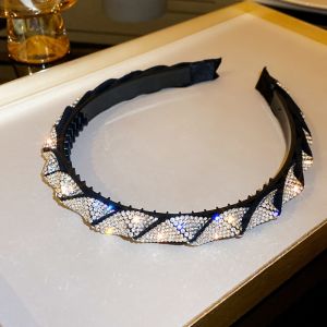 Crystal Embellished Wave Headband in Silver SS67