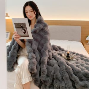 BLK011 Luxurious faux fur blanket in Grey (130*160cm)