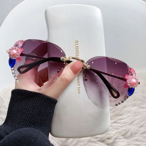 8862 jewelled flower detail sunglasses in Purple
