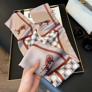 Equestrian Carriage Pattern Silk-Feel Neck Scarf