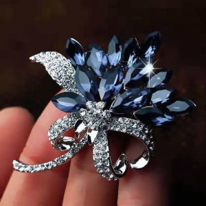 1560 Crystals flower brooch in Navy
