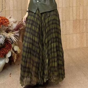 Vintage-Inspired Plaid Pleated Maxi Skirt