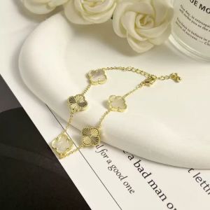Radiant Four Petals Gold Toned Bracelet in Cream EUR628