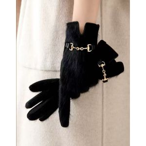 Chain detain Gloves in Black 